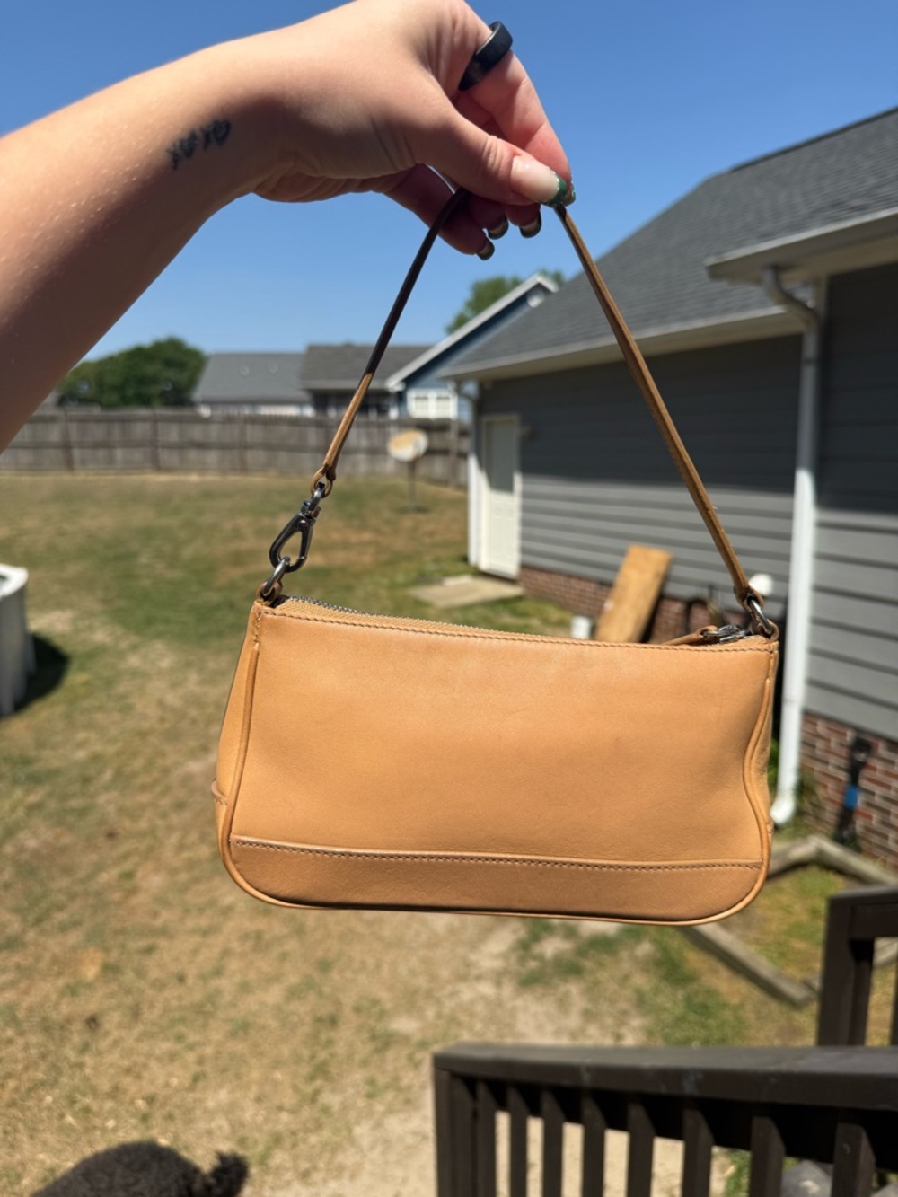 Coach Hampton Demi Baguette - Picture 3 of 7